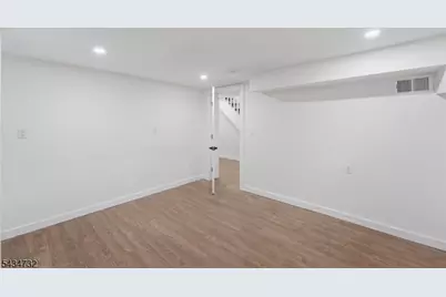 166 Lincoln St, Montclair, NJ 07042 - Photo 31