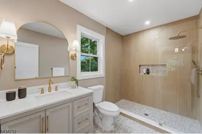 166 Lincoln St, Montclair, NJ 07042 - Photo 17