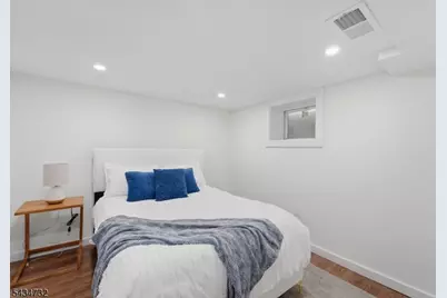 166 Lincoln St, Montclair, NJ 07042 - Photo 27