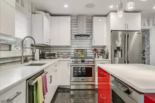 25 N Hillside Ave, Livingston, NJ 07039 - Photo 15