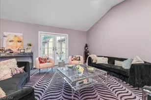 25 N Hillside Ave, Livingston, NJ 07039 - Photo 9