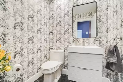 25 N Hillside Ave, Livingston, NJ 07039 - Photo 17