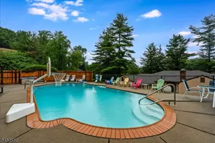 25 N Hillside Ave, Livingston, NJ 07039 - Photo 31