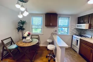 519 Brooklawn Ave, Roselle, NJ 07203 - Photo 7