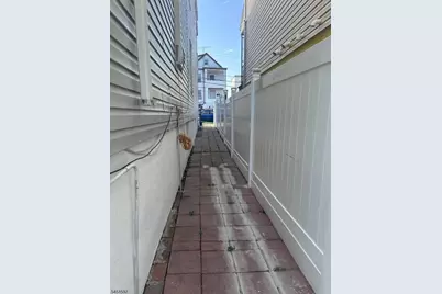 32 Hemlock St, Paterson, NJ 07503 - Photo 3