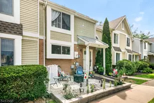 138 Stratford Ct, Hillsborough Township, NJ 08844 - Photo 3