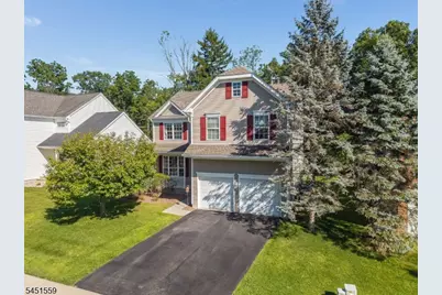 46 Saxton Dr, Hackettstown, NJ 07840 - Photo 3