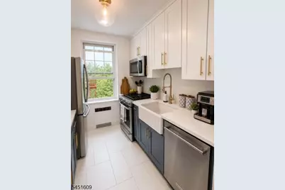 8750 Boulevard East #5E, North Bergen Twp., NJ 07047 - Photo 3