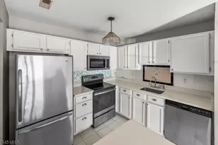 20 Mulford Ct, Roseland, NJ 07068 - Photo 23