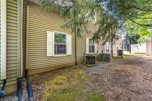 20 Mulford Ct, Roseland, NJ 07068 - Photo 3