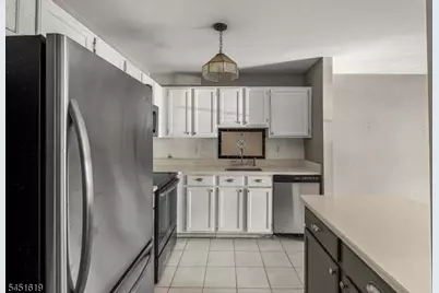 20 Mulford Ct, Roseland, NJ 07068 - Photo 19
