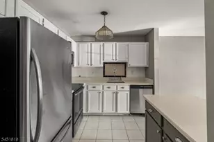 20 Mulford Ct, Roseland, NJ 07068 - Photo 19