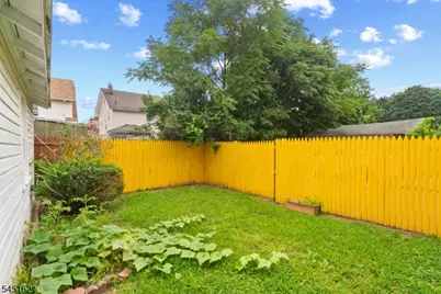 121 Schofield St, Newark, NJ 07106 - Photo 31