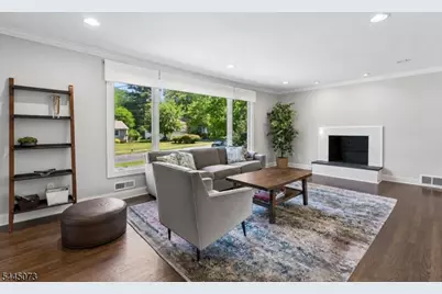 27 Shadowlawn Dr, Livingston, NJ 07039 - Photo 5