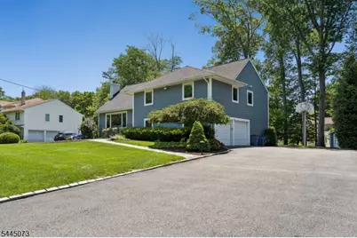 27 Shadowlawn Dr, Livingston, NJ 07039 - Photo 3