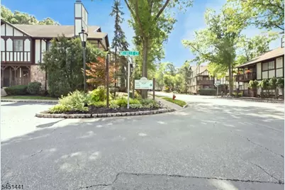 705 Thoreau Ct #705, Mahwah, NJ 07430 - Photo 13