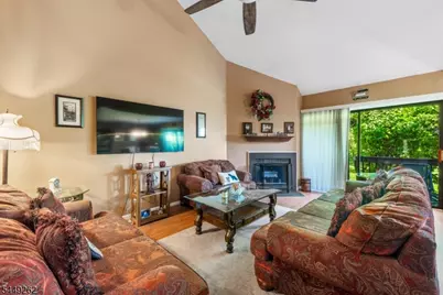 6 Sparrow Circle, Hampton Township, NJ 07860 - Photo 5