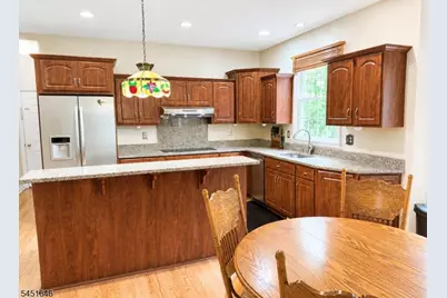 80 Plum Brook Rd, Raritan Township, NJ 08822 - Photo 9