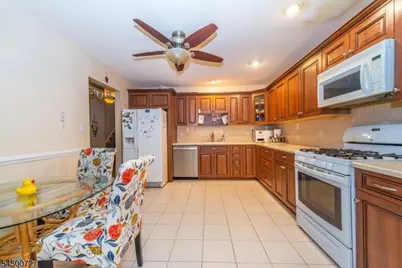 7 Bowfell Ct, Wayne, NJ 07470 - Photo 9