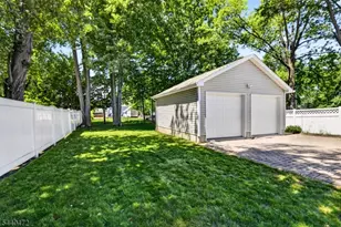 123 Gibson Blvd, Clark Township, NJ 07066 - Photo 37