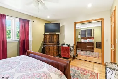 320 Horseneck Rd, Fairfield, NJ 07004 - Photo 11
