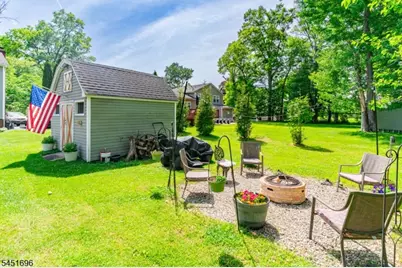 320 Horseneck Rd, Fairfield, NJ 07004 - Photo 23