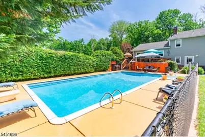 320 Horseneck Rd, Fairfield, NJ 07004 - Photo 25