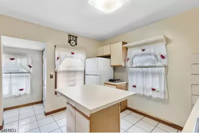 32 Grant Pl, Irvington, NJ 07111 - Photo 5