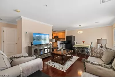 43 Manchester Ct, Kinnelon, NJ 07405 - Photo 1