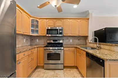 43 Manchester Ct, Kinnelon, NJ 07405 - Photo 3