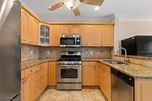 43 Manchester Ct, Kinnelon, NJ 07405 - Photo 3