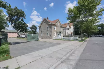 319 E 2nd St, Plainfield, NJ 07060 - Photo 5