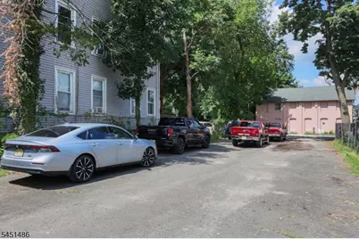 319 E 2nd St, Plainfield, NJ 07060 - Photo 7