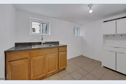 127 N 16th St, East Orange, NJ 07017 - Photo 35
