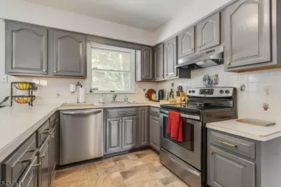 14 Pudding Stone Ln, Jefferson Township, NJ 07438 - Photo 5
