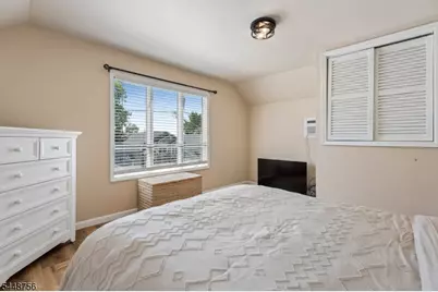 135 E 11th St, Linden, NJ 07036 - Photo 15