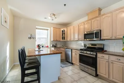 33-37 New York Ave #2A, Newark, NJ 07105 - Photo 9