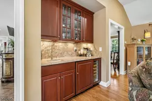 9 Pitcairn Dr, Roseland, NJ 07068 - Photo 13