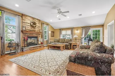 9 Pitcairn Dr, Roseland, NJ 07068 - Photo 11