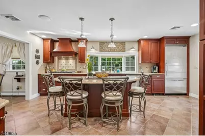 9 Pitcairn Dr, Roseland, NJ 07068 - Photo 17