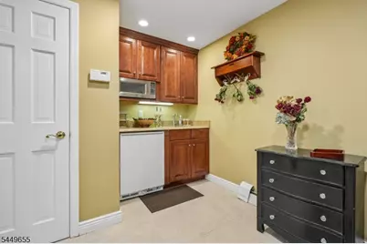 9 Pitcairn Dr, Roseland, NJ 07068 - Photo 35
