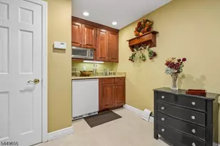 9 Pitcairn Dr, Roseland, NJ 07068 - Photo 35