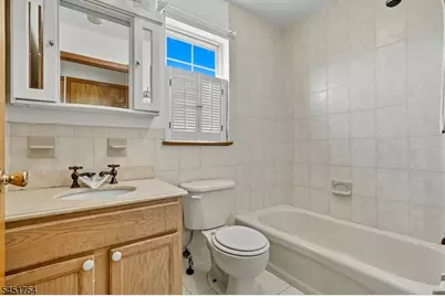 87 Cottage St, Bayonne, NJ 07002 - Photo 5