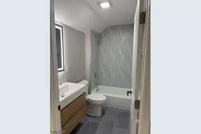 40 Phillips St, Bloomfield, NJ 07003 - Photo 5