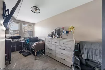 331 Thompson Avenue, Roselle, NJ 07203 - Photo 17