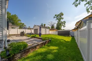 331 Thompson Ave, Roselle, NJ 07203 - Photo 23