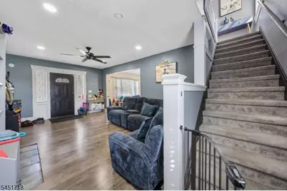 331 Thompson Avenue, Roselle, NJ 07203 - Photo 5