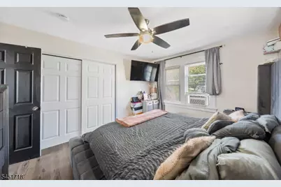331 Thompson Avenue, Roselle, NJ 07203 - Photo 11