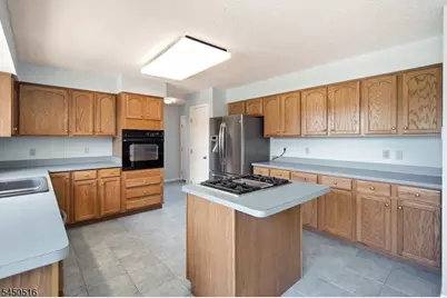 17 Bacorn Rd, Raritan Township, NJ 08822 - Photo 19
