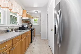 621 Spruce St, Roselle, NJ 07203 - Photo 5